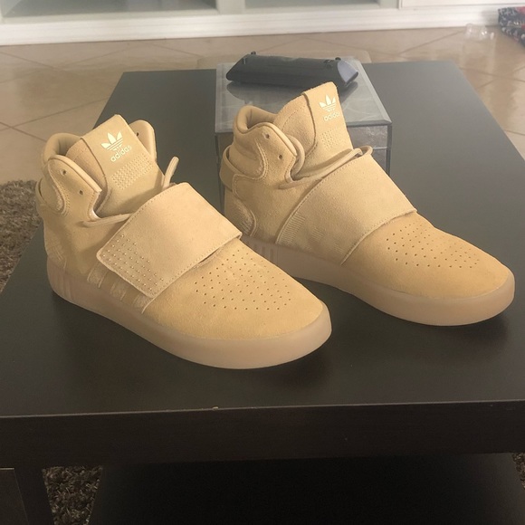 adidas Other - New in box FITS LIKE A 9! Adidas tubular invader